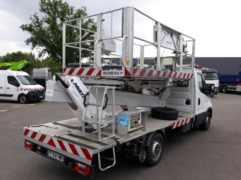 Iveco Daily 35S14 Plateau Nacelle 6m50 Spécial tunnel - Platformë ajrore e montuar në kamion: foto 4 Iveco Daily 35S14 Plateau Nacelle 6m50 Spécial tunnel - Platformë ajrore e montuar në kamion: foto 4