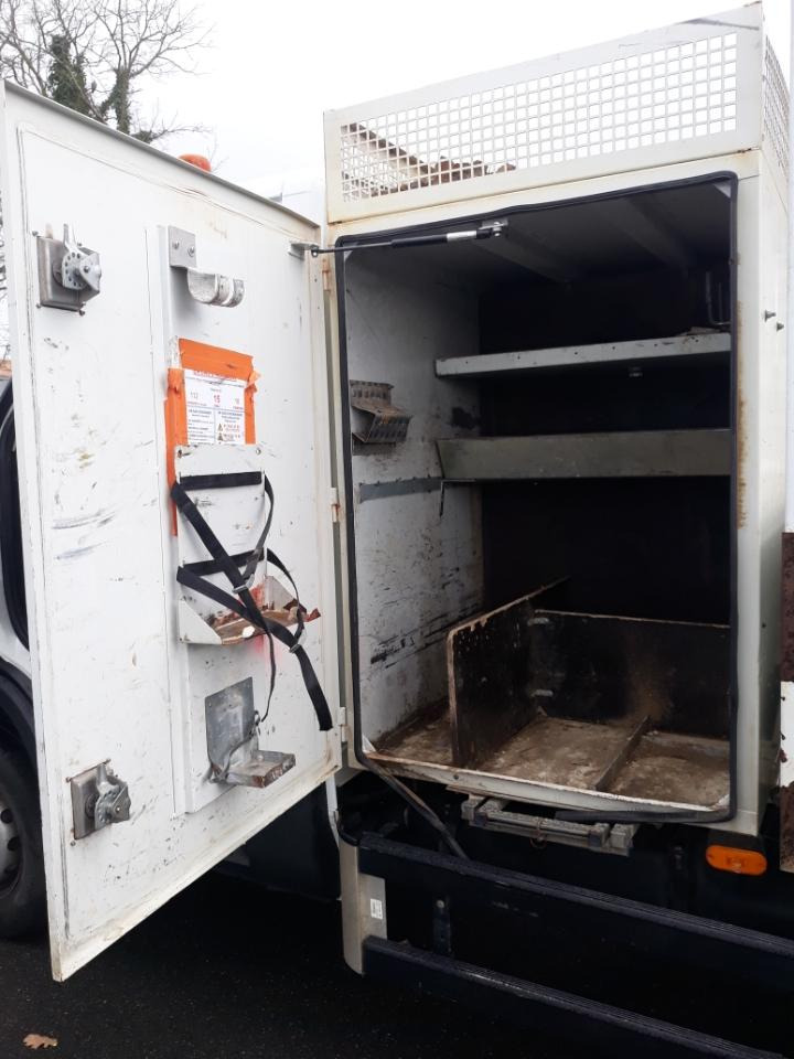 Iveco Daily 70C18 tribenne + coffre - Kamion vetëshkarkues: foto 5 Iveco Daily 70C18 tribenne + coffre - Kamion vetëshkarkues: foto 5