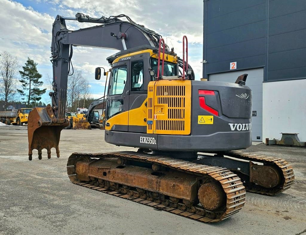 Volvo ECR 235 DL - Ekskavator me zinxhirë: foto 3 Volvo ECR 235 DL - Ekskavator me zinxhirë: foto 3