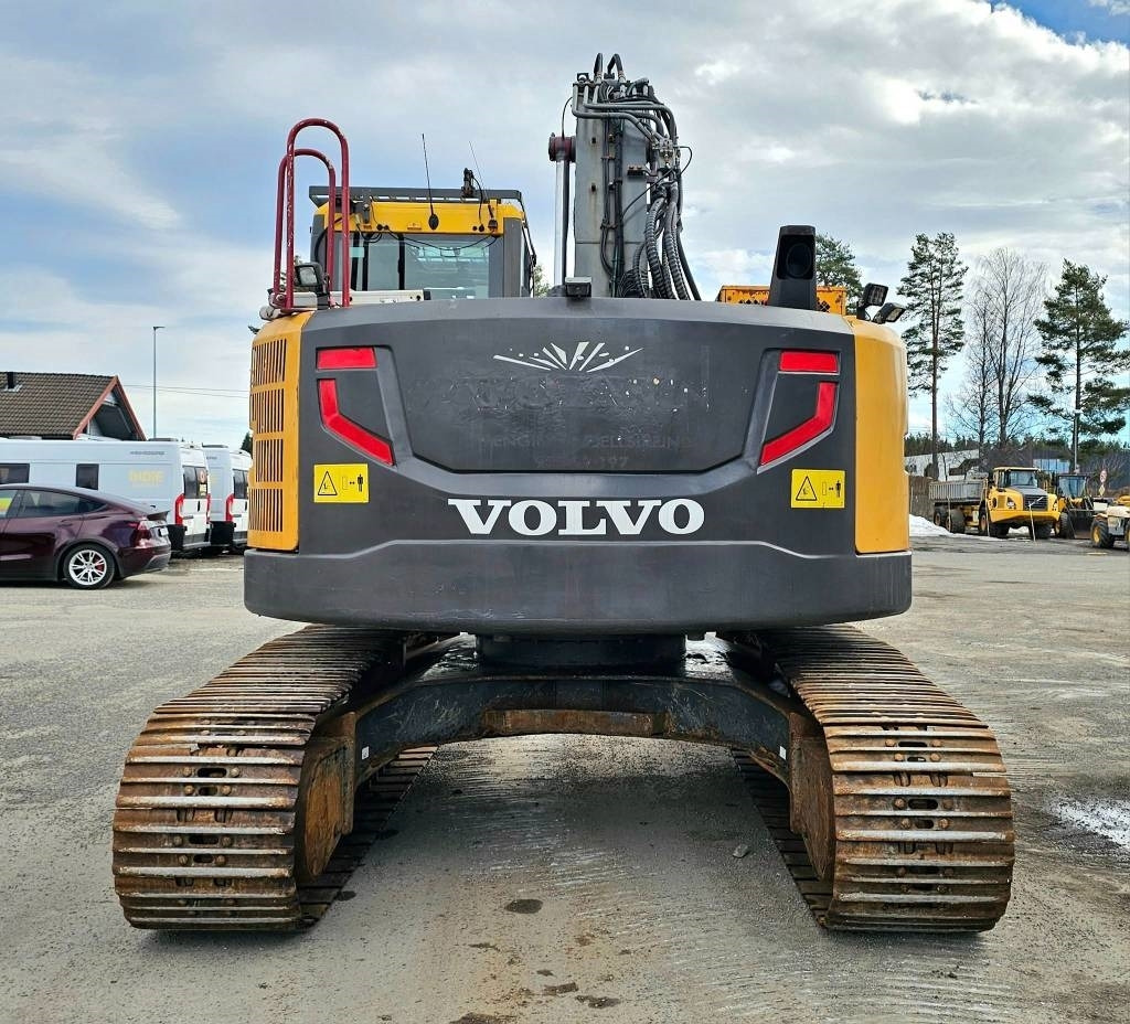 Volvo ECR 235 DL - Ekskavator me zinxhirë: foto 4 Volvo ECR 235 DL - Ekskavator me zinxhirë: foto 4