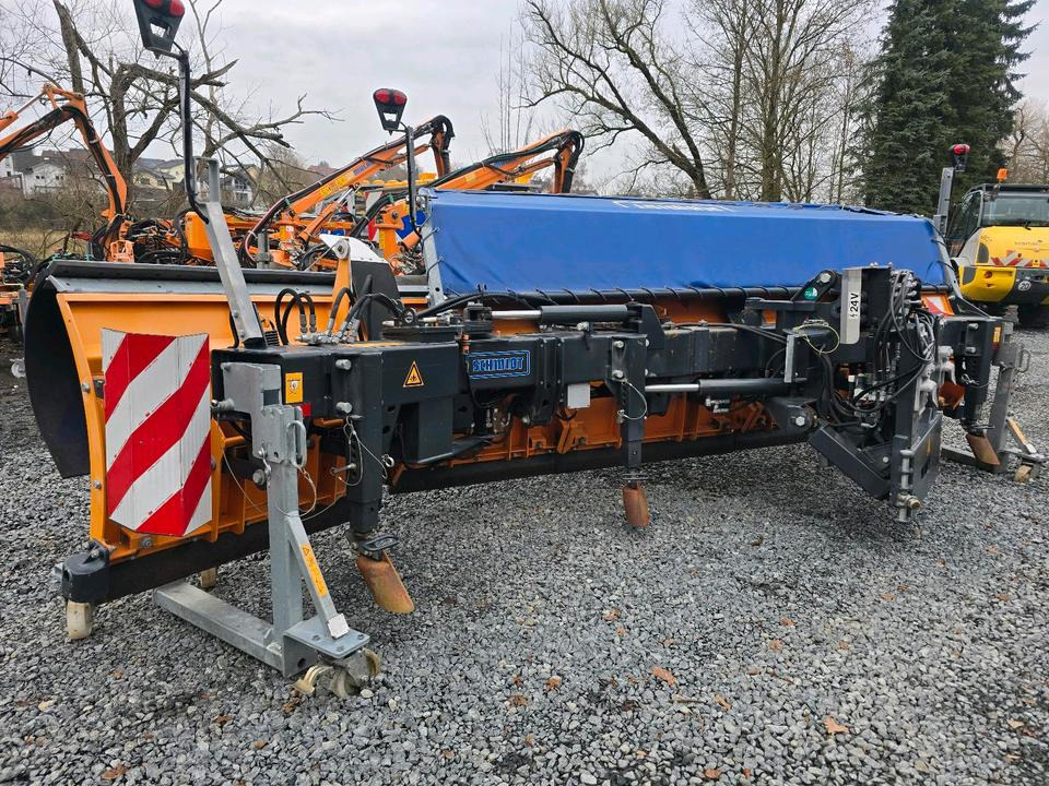 Neuer Schneepflug Schmidt ML 51-A 5,1m Schneeschild mit 24v Hydraulikanlage Schneeschieber Schmidt passend für LKW Autobahn Winterdienst - Borëpastruese: foto 2 Neuer Schneepflug Schmidt ML 51-A 5,1m Schneeschild mit 24v Hydraulikanlage Schneeschieber Schmidt passend für LKW Autobahn Winterdienst - Borëpastruese: foto 2