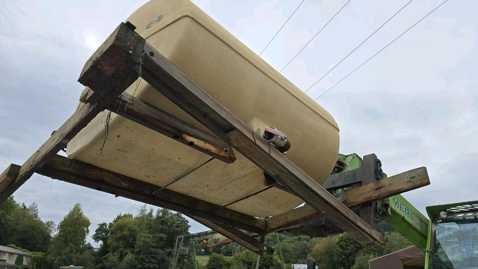 Schmidt Mulag 2m3 Wassertank Wasserfass Speidel für Unimog UGE UGN 405 U300 400 500 427 430 LKW Boschung wassertank Laugentank Bewässerung 5000liter - Kontejner cisternë: foto 4 Schmidt Mulag 2m3 Wassertank Wasserfass Speidel für Unimog UGE UGN 405 U300 400 500 427 430 LKW Boschung wassertank Laugentank Bewässerung 5000liter - Kontejner cisternë: foto 4