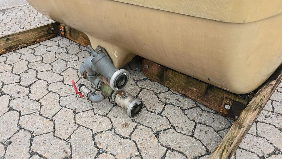 Schmidt Mulag 2m3 Wassertank Wasserfass Speidel für Unimog UGE UGN 405 U300 400 500 427 430 LKW Boschung wassertank Laugentank Bewässerung 5000liter - Kontejner cisternë: foto 5 Schmidt Mulag 2m3 Wassertank Wasserfass Speidel für Unimog UGE UGN 405 U300 400 500 427 430 LKW Boschung wassertank Laugentank Bewässerung 5000liter - Kontejner cisternë: foto 5