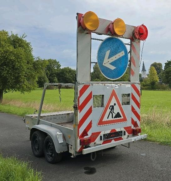 Pajisje ndërtimi Trebbiner VZ 615 Absperrtafel FAT Nissen Horizont Verkehrsleittafel Verkehrsleitanhänger Verkehrssicherungsanhänger Leitanhänger: foto 6