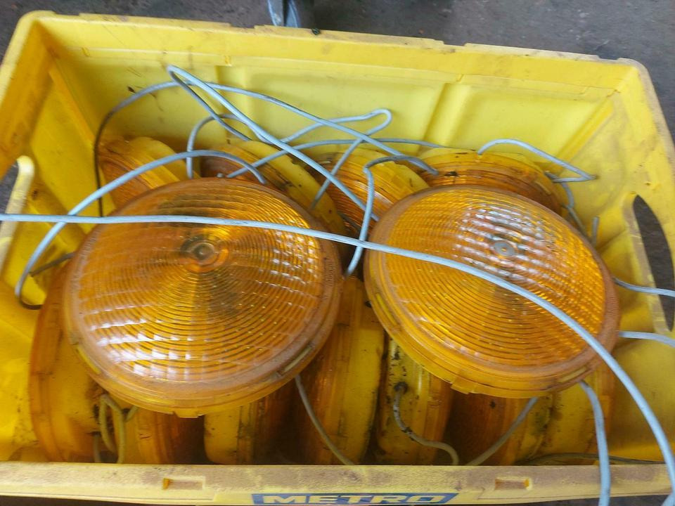 Nissen LED Vorwarner Leuchte Zyklop 220 Absperrtafel Vorwarntafel - Dritat/ Ndriçimi: foto 1 Nissen LED Vorwarner Leuchte Zyklop 220 Absperrtafel Vorwarntafel - Dritat/ Ndriçimi: foto 1