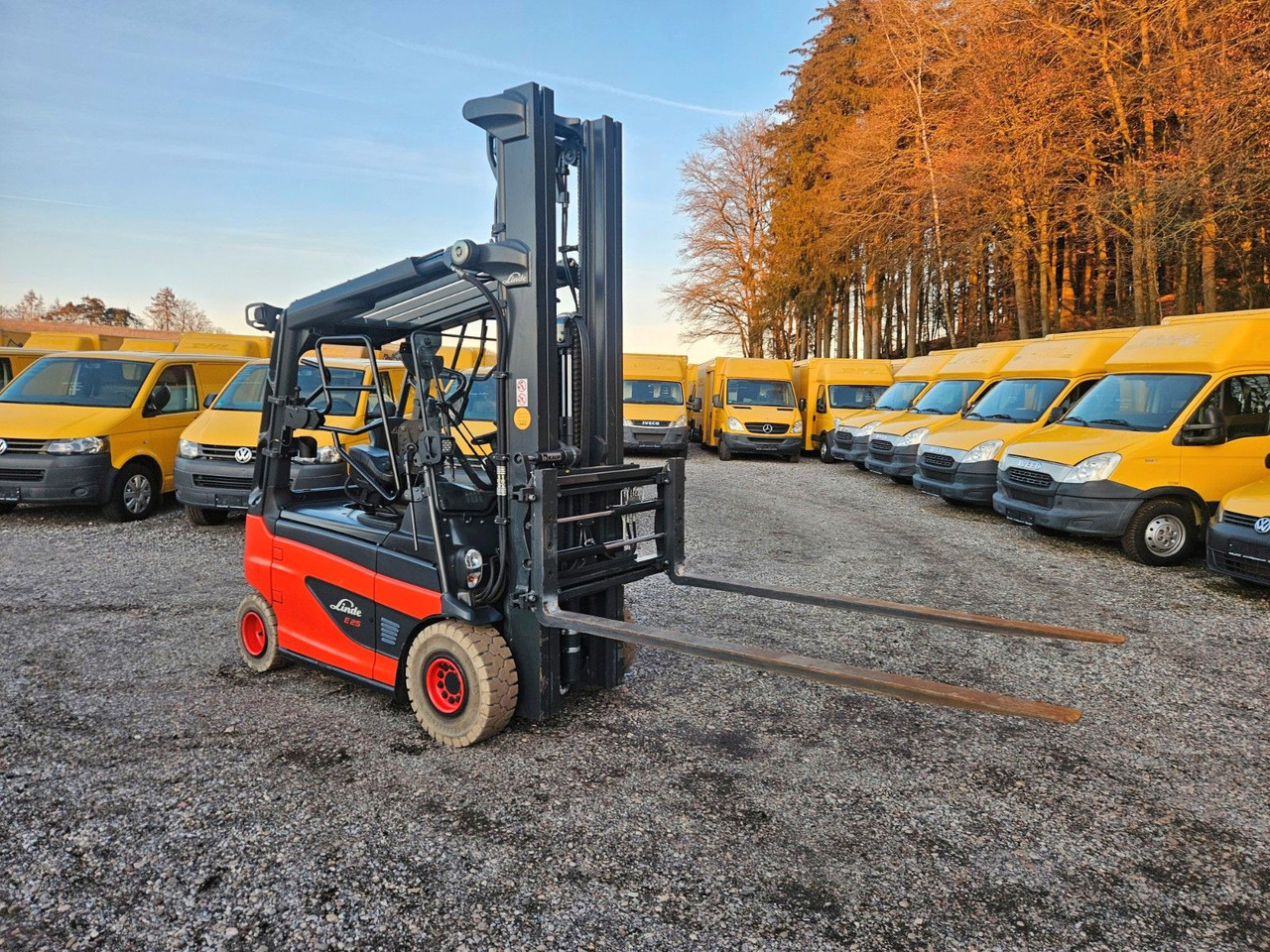 Linde E25 R Roadster , 6.880mm Hubhöhe, StVZO hydr. Zi - Pirun elektrik: foto 1 Linde E25 R Roadster , 6.880mm Hubhöhe, StVZO hydr. Zi - Pirun elektrik: foto 1