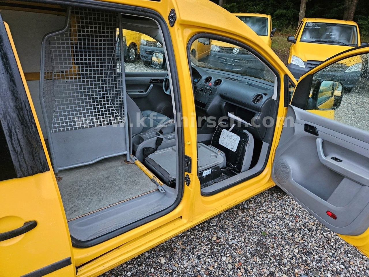 Volkswagen Caddy 2.0SDI*2xSchiebetüre*1.Hand* - Furgon i vogël: foto 4 Volkswagen Caddy 2.0SDI*2xSchiebetüre*1.Hand* - Furgon i vogël: foto 4