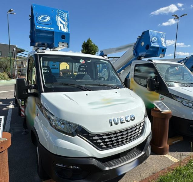Iveco 35S14 podnośnik koszowy 27 m Socage ForSte 27D SPEED - Platformë ajrore e montuar në kamion: foto 1 Iveco 35S14 podnośnik koszowy 27 m Socage ForSte 27D SPEED - Platformë ajrore e montuar në kamion: foto 1