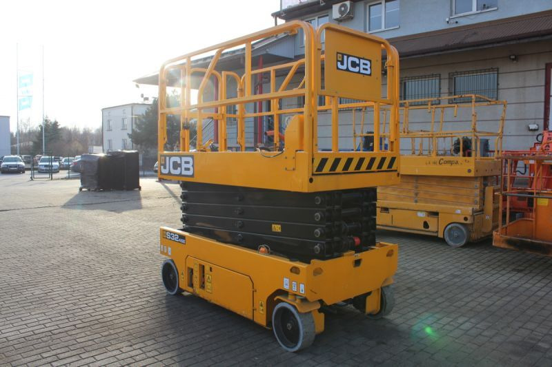 Podnośnik nożycowy elektryczny 12 m JCB S3246E - Ngritës gërshërë: foto 4 Podnośnik nożycowy elektryczny 12 m JCB S3246E - Ngritës gërshërë: foto 4