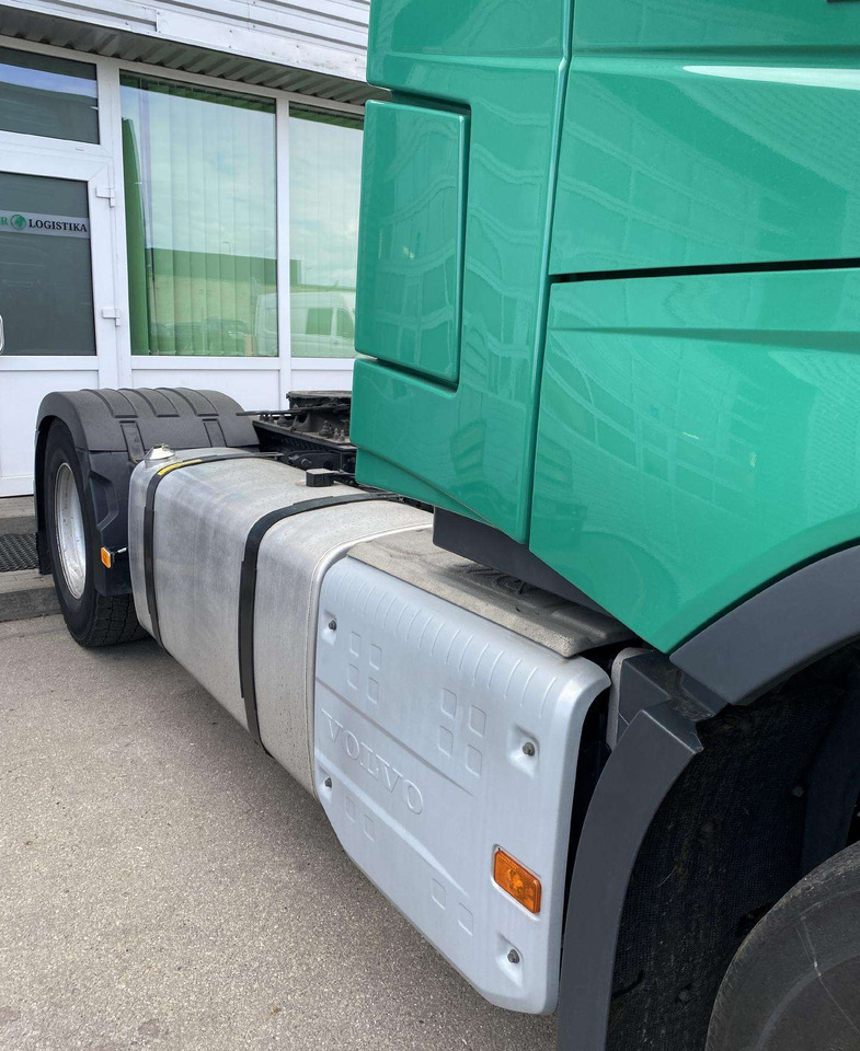 Volvo FH460 - Gjysmë-kamion: foto 3 Volvo FH460 - Gjysmë-kamion: foto 3