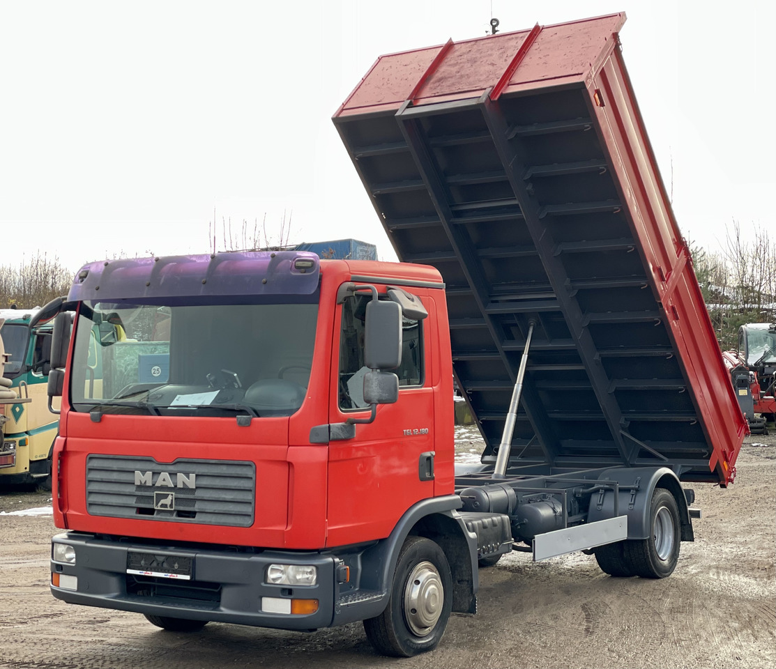 MAN TGL - Kamion vetëshkarkues: foto 1 MAN TGL - Kamion vetëshkarkues: foto 1