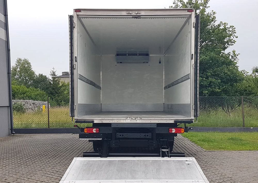DAF LF 45.180 WINDA CHŁODNIA 15EP - Kamion frigorifer: foto 5 DAF LF 45.180 WINDA CHŁODNIA 15EP - Kamion frigorifer: foto 5