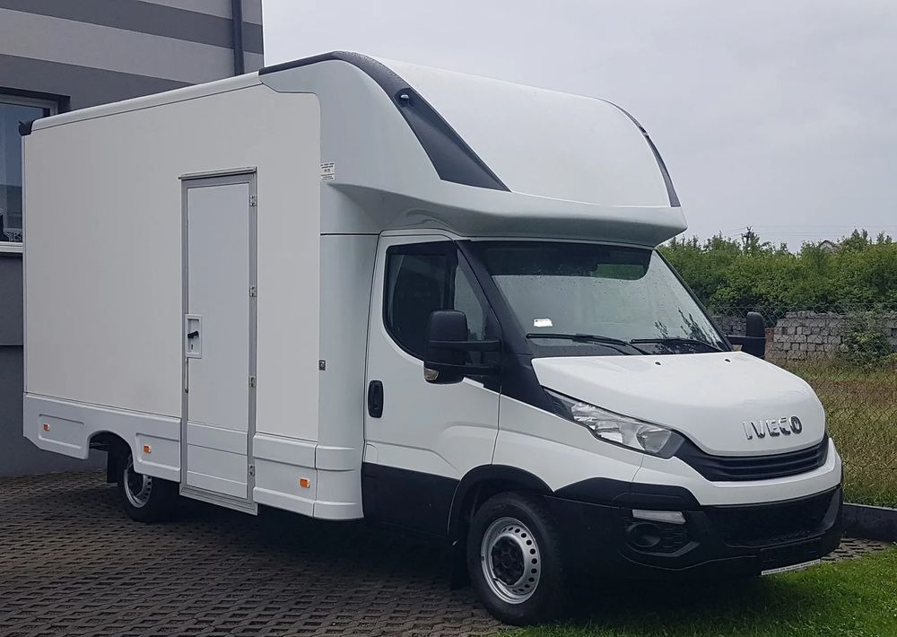 Iveco DAILY KONTENER NISKOPODŁOGOWY 4,31x2,24x2,42 FOODTRUCK SKLEP KAMPER KLIMA BAR KONIOWÓZ - Kamioncine me kontinier: foto 1 Iveco DAILY KONTENER NISKOPODŁOGOWY 4,31x2,24x2,42 FOODTRUCK SKLEP KAMPER KLIMA BAR KONIOWÓZ - Kamioncine me kontinier: foto 1