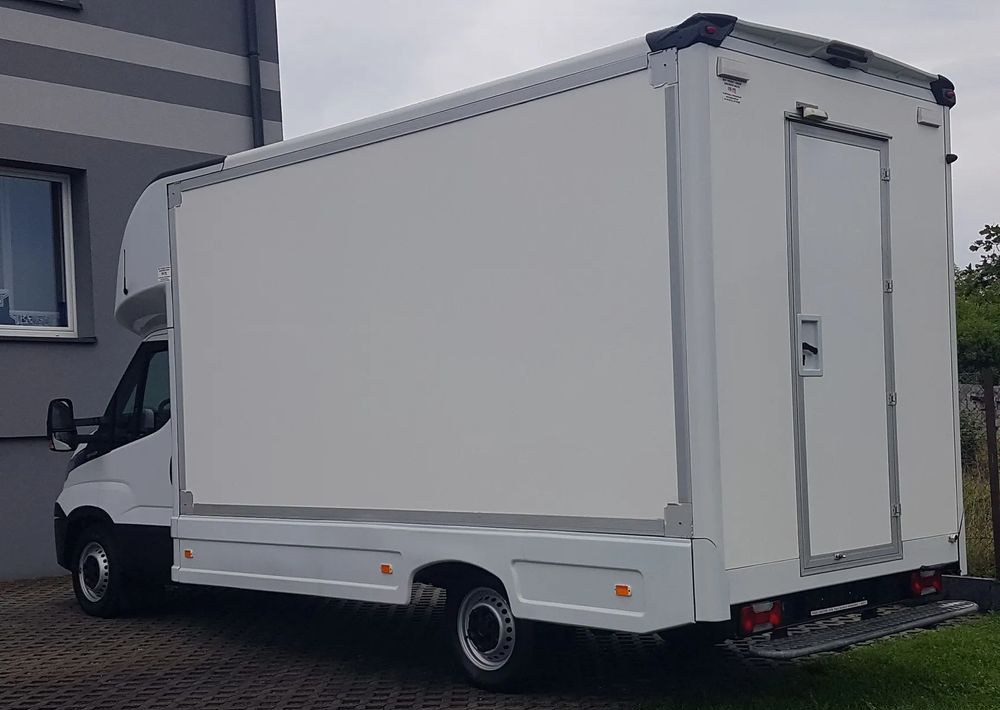 Iveco DAILY KONTENER NISKOPODŁOGOWY 4,31x2,24x2,42 FOODTRUCK SKLEP KAMPER KLIMA BAR KONIOWÓZ - Kamioncine me kontinier: foto 3 Iveco DAILY KONTENER NISKOPODŁOGOWY 4,31x2,24x2,42 FOODTRUCK SKLEP KAMPER KLIMA BAR KONIOWÓZ - Kamioncine me kontinier: foto 3