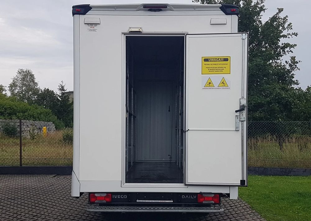 Iveco DAILY KONTENER NISKOPODŁOGOWY 4,31x2,24x2,42 FOODTRUCK SKLEP KAMPER KLIMA BAR KONIOWÓZ - Kamioncine me kontinier: foto 5 Iveco DAILY KONTENER NISKOPODŁOGOWY 4,31x2,24x2,42 FOODTRUCK SKLEP KAMPER KLIMA BAR KONIOWÓZ - Kamioncine me kontinier: foto 5