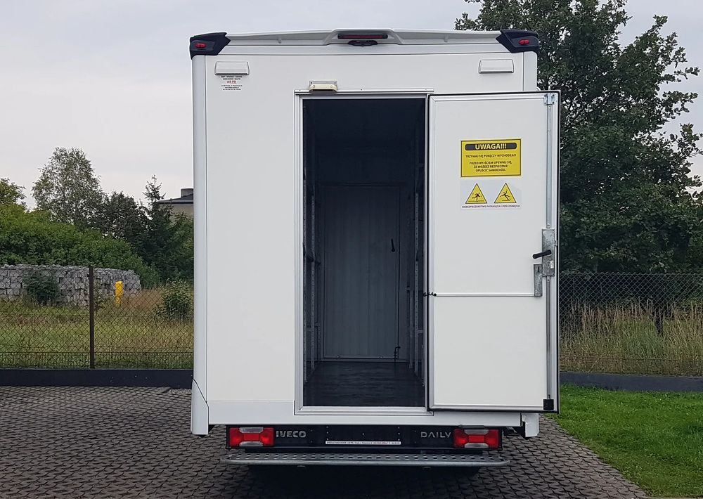 Iveco DAILY KONTENER NISKOPODŁOGOWY 4,31x2,24x2,43 FOODTRUCK SKLEP KAMPER KLIMA BAR KONIOWÓZ - Kamioncine me kontinier: foto 5 Iveco DAILY KONTENER NISKOPODŁOGOWY 4,31x2,24x2,43 FOODTRUCK SKLEP KAMPER KLIMA BAR KONIOWÓZ - Kamioncine me kontinier: foto 5