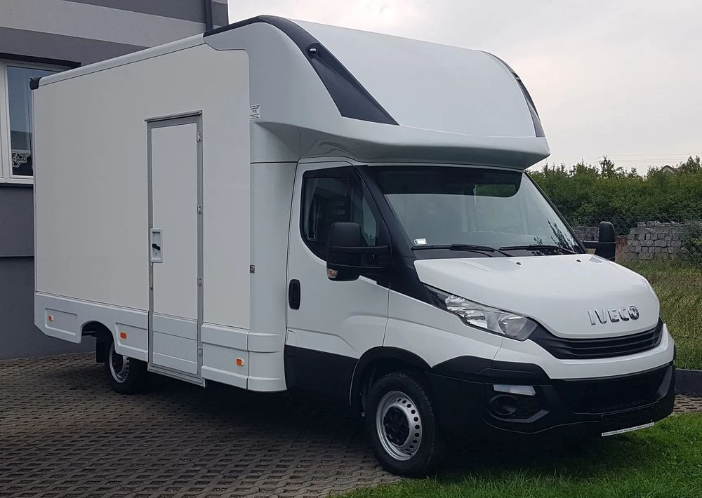 Iveco DAILY KONTENER NISKOPODŁOGOWY 4,31x2,24x2,43 FOODTRUCK SKLEP KAMPER KLIMA BAR KONIOWÓZ - Kamioncine me kontinier: foto 1 Iveco DAILY KONTENER NISKOPODŁOGOWY 4,31x2,24x2,43 FOODTRUCK SKLEP KAMPER KLIMA BAR KONIOWÓZ - Kamioncine me kontinier: foto 1