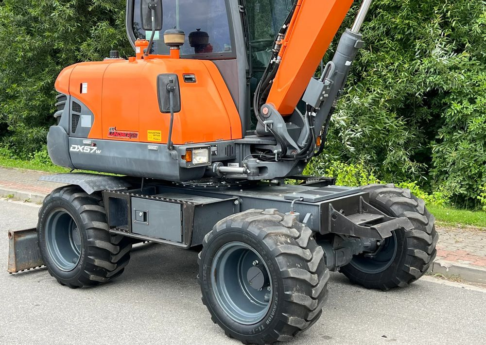 Doosan DOOSAN DX57W *ROTOTILT* 2200 Motogodzin JAK NOWA KOPARKA KOŁOWA STAN PERFEKCYJNY SPROWADZONA - Ekskavator me goma: foto 5 Doosan DOOSAN DX57W *ROTOTILT* 2200 Motogodzin JAK NOWA KOPARKA KOŁOWA STAN PERFEKCYJNY SPROWADZONA - Ekskavator me goma: foto 5