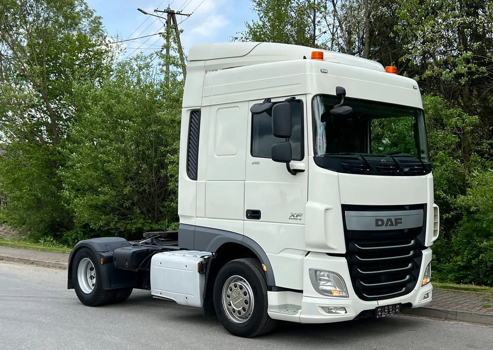 DAF * DAF XF 106 * SPROWADZONY * SUPER STAN CIĄGNIK SIODŁOWY Euro 6 - Gjysmë-kamion: foto 1 DAF * DAF XF 106 * SPROWADZONY * SUPER STAN CIĄGNIK SIODŁOWY Euro 6 - Gjysmë-kamion: foto 1