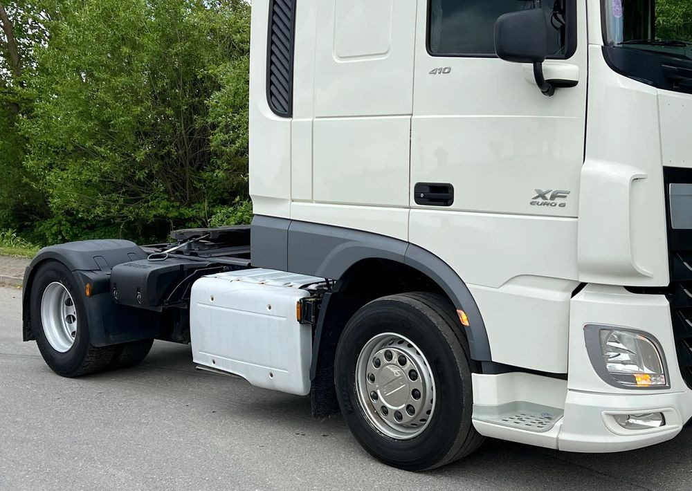 DAF * DAF XF 106 * SPROWADZONY * SUPER STAN CIĄGNIK SIODŁOWY Euro 6 - Gjysmë-kamion: foto 4 DAF * DAF XF 106 * SPROWADZONY * SUPER STAN CIĄGNIK SIODŁOWY Euro 6 - Gjysmë-kamion: foto 4