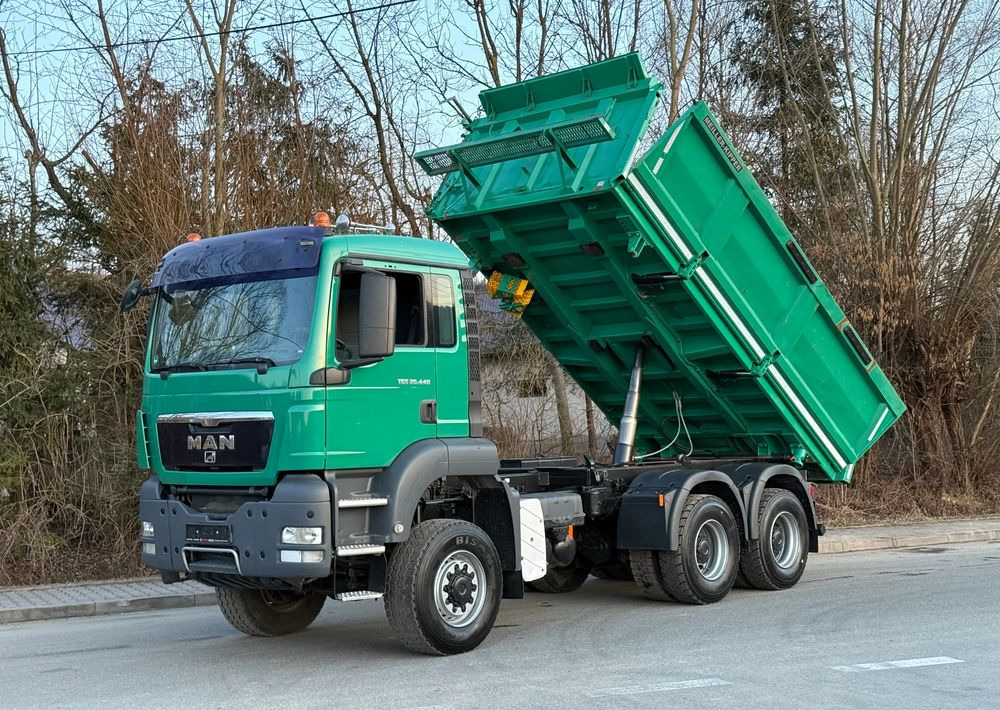 MAN * TGS 26.440 MAN  * Kiper / Wywrotka * 6x6 * Sprowadzona * Bordmatik * Stan Perfekcyjny - Kamion vetëshkarkues: foto 1 MAN * TGS 26.440 MAN  * Kiper / Wywrotka * 6x6 * Sprowadzona * Bordmatik * Stan Perfekcyjny - Kamion vetëshkarkues: foto 1