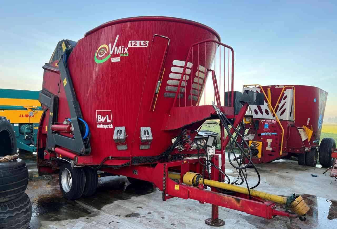 BVL V-Mix 12 LS Voermengwagen Voermachines - Vagon për përzierjen e foragjereve: foto 1 BVL V-Mix 12 LS Voermengwagen Voermachines - Vagon për përzierjen e foragjereve: foto 1
