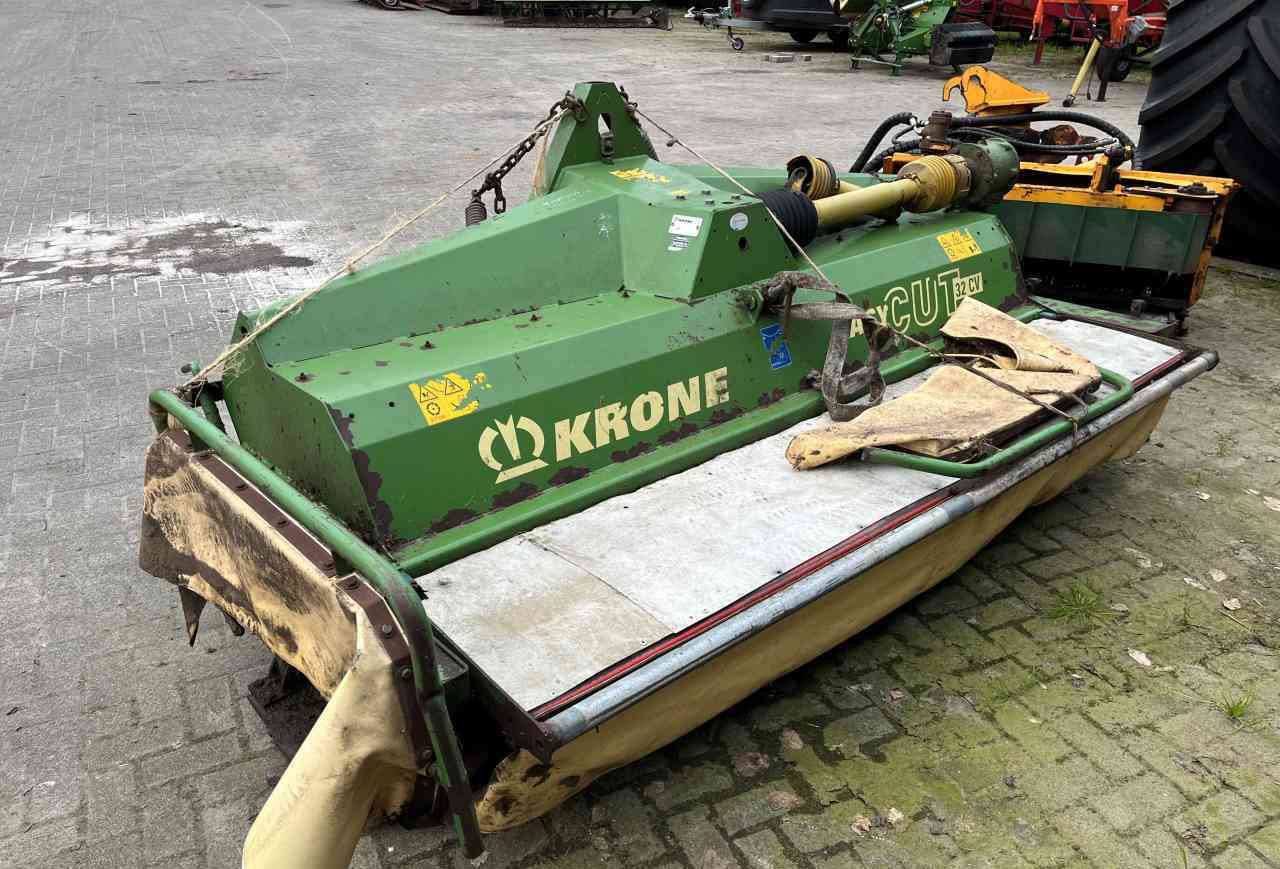 Krone Easycut 320 CV frontmaaier weidebouwmachines - Korrëse bari: foto 1 Krone Easycut 320 CV frontmaaier weidebouwmachines - Korrëse bari: foto 1