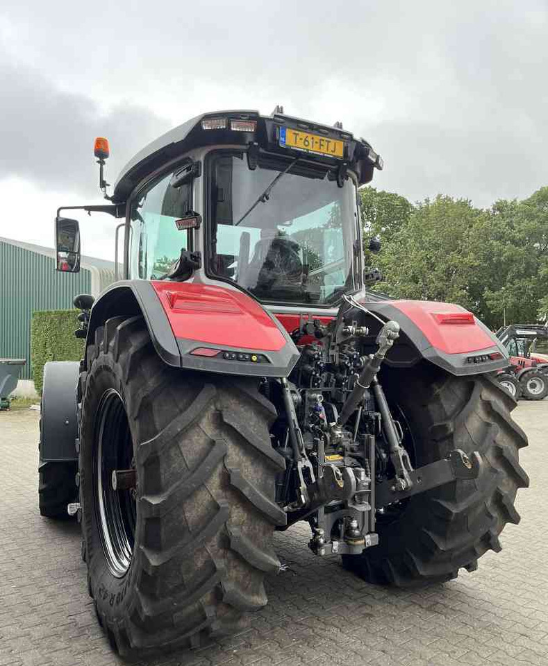 Massey Ferguson 8S.225 Dyna-VT Exclusive Tractoren - Traktor: foto 4 Massey Ferguson 8S.225 Dyna-VT Exclusive Tractoren - Traktor: foto 4