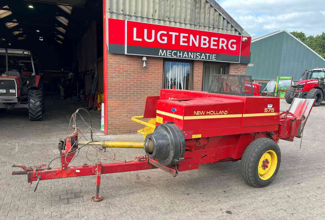 New Holland 570 Balepers pers pakkenperk weidebouwmachines - Dengmbledhëse katrore: foto 1 New Holland 570 Balepers pers pakkenperk weidebouwmachines - Dengmbledhëse katrore: foto 1