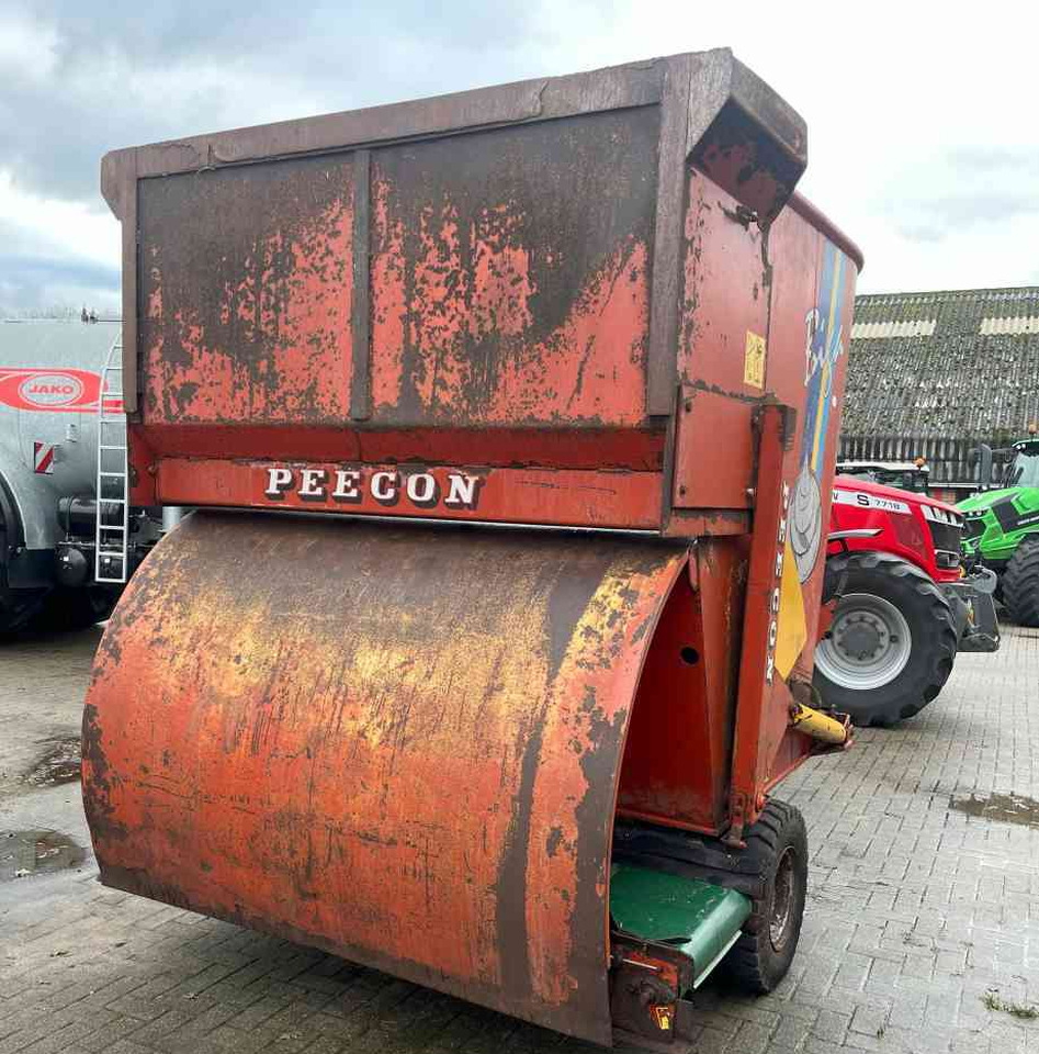 Peecon BIGA 10 voermengwagen, laadklep, voermachines - Vagon për përzierjen e foragjereve: foto 4 Peecon BIGA 10 voermengwagen, laadklep, voermachines - Vagon për përzierjen e foragjereve: foto 4