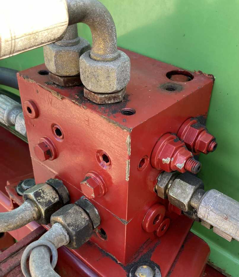 Strautmann Hydrofox HK3 kuilsnijder kuilvoersnijder U snijder voermachines - Pajisje silose: foto 4 Strautmann Hydrofox HK3 kuilsnijder kuilvoersnijder U snijder voermachines - Pajisje silose: foto 4