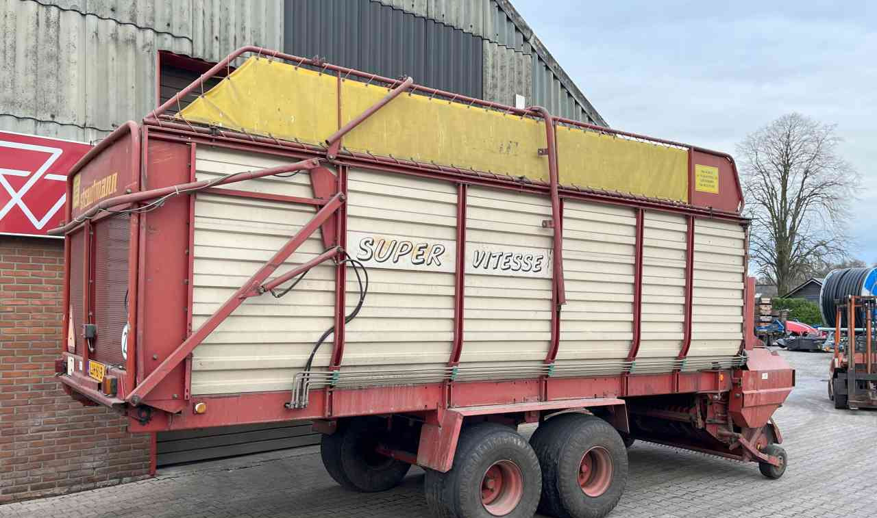 Strautmann Super Vitesse Opraapwagen, ladewagen, weidebouwmachines - Vagon vetëngarkues: foto 3 Strautmann Super Vitesse Opraapwagen, ladewagen, weidebouwmachines - Vagon vetëngarkues: foto 3