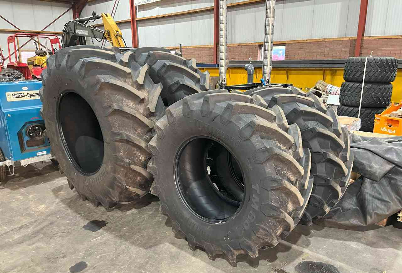 Trelleborg TM800 710/70-R38 & 600/65-R28 - Goma dhe bandazhe për Makineri bujqësore: foto 1 Trelleborg TM800 710/70-R38 & 600/65-R28 - Goma dhe bandazhe për Makineri bujqësore: foto 1