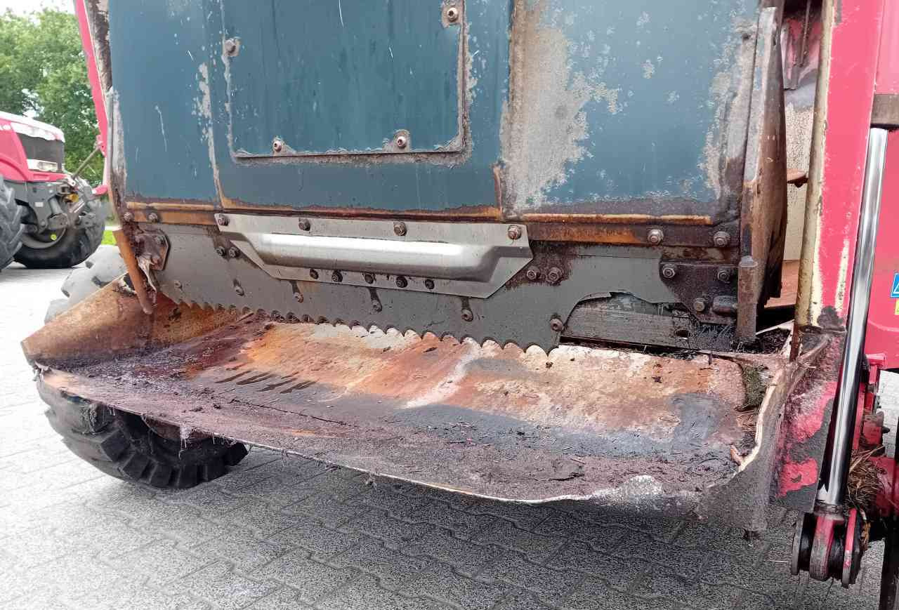 Trioliet Gigant 900 voermengwagen - Vagon për përzierjen e foragjereve: foto 4 Trioliet Gigant 900 voermengwagen - Vagon për përzierjen e foragjereve: foto 4