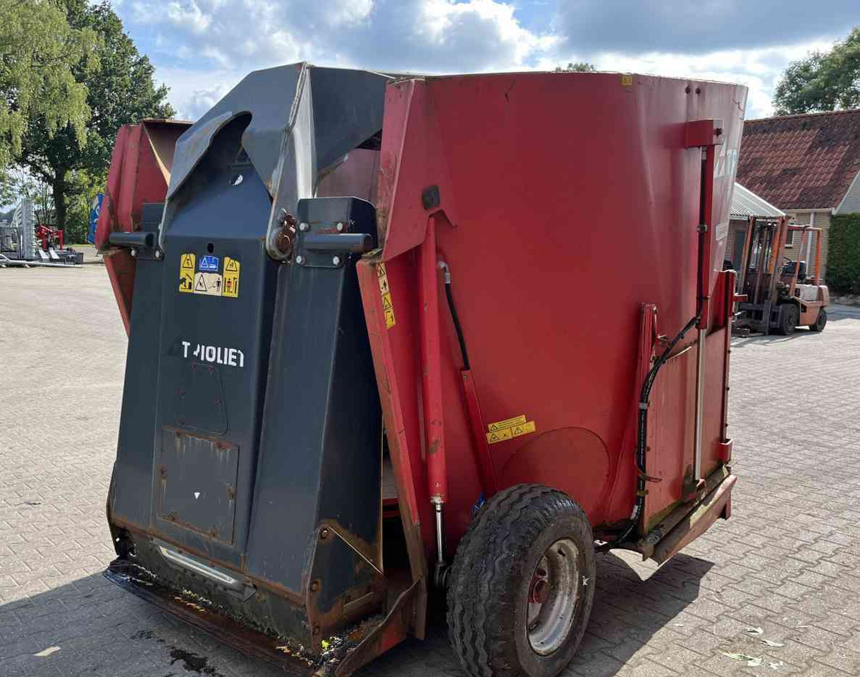 Trioliet Gigant 900 voermengwagen zelfladend Voermachines - Vagon për përzierjen e foragjereve: foto 3 Trioliet Gigant 900 voermengwagen zelfladend Voermachines - Vagon për përzierjen e foragjereve: foto 3