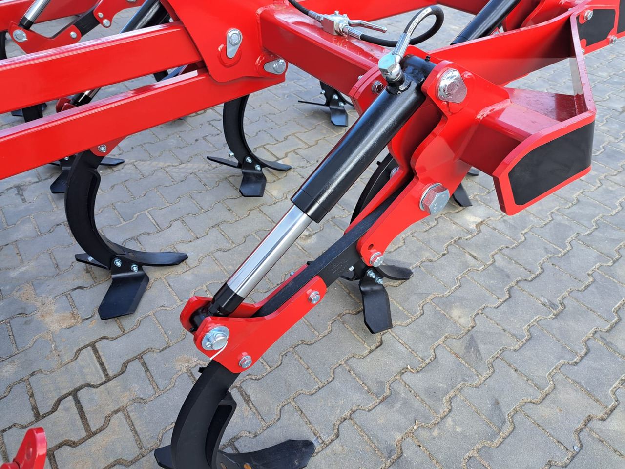 AMJ AGRO Porto 300 - Pajisje për lirimin e tokës: foto 4 AMJ AGRO Porto 300 - Pajisje për lirimin e tokës: foto 4