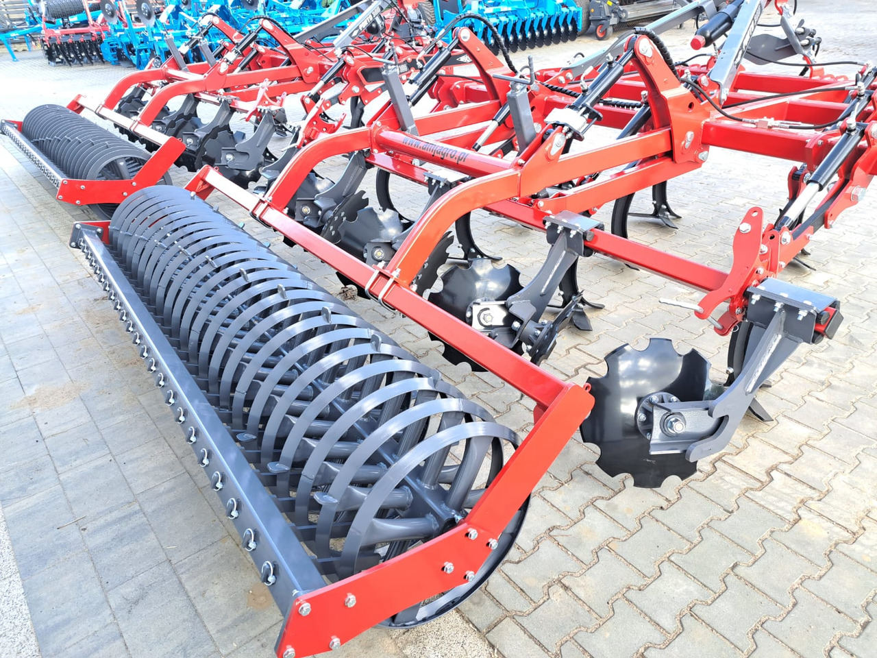 AMJ AGRO Porto 300 - Pajisje për lirimin e tokës: foto 3 AMJ AGRO Porto 300 - Pajisje për lirimin e tokës: foto 3