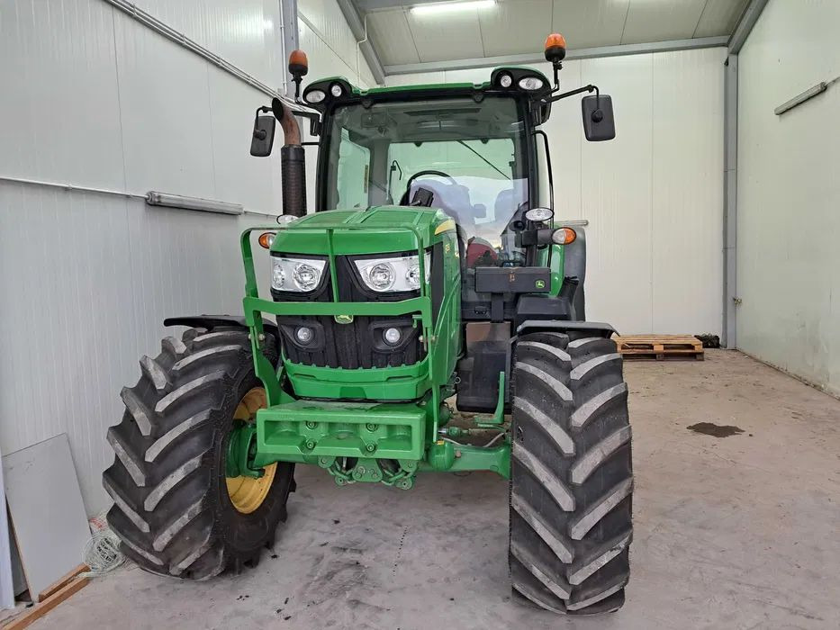 John Deere 6125R 2015 Rok - Traktor: foto 5 John Deere 6125R 2015 Rok - Traktor: foto 5