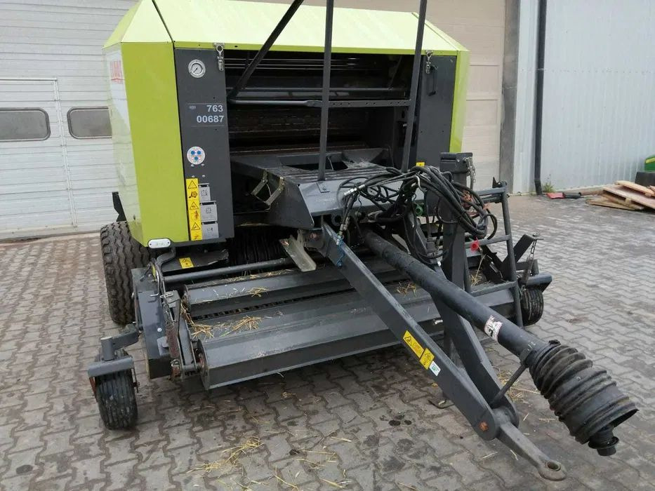 Prasa rolująca Claas Rollant 374 - Dengmbledhëse e rrumbullakët: foto 4 Prasa rolująca Claas Rollant 374 - Dengmbledhëse e rrumbullakët: foto 4