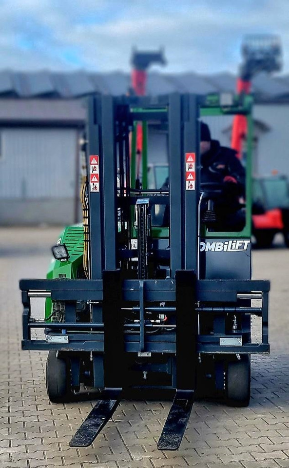 Pirun ritërheqës me 4 rrugë i ri Combilift CB 2500 LPG NEW 2023 - SALE !: foto 8