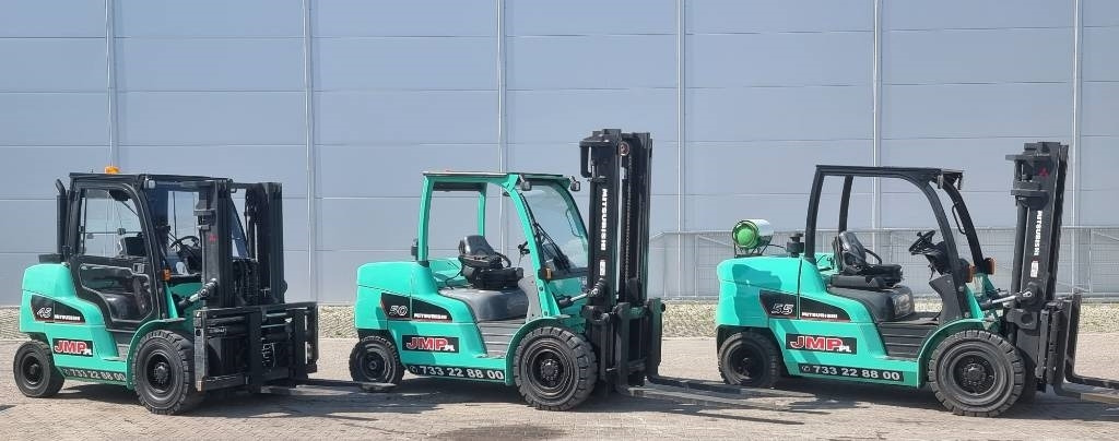 Mitsubishi FD50NT - Pirun më naftë: foto 5 Mitsubishi FD50NT - Pirun më naftë: foto 5