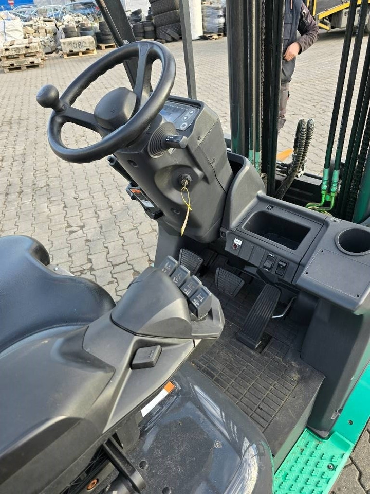 Pirun më gaz Mitsubishi FG 15 NT: foto 17