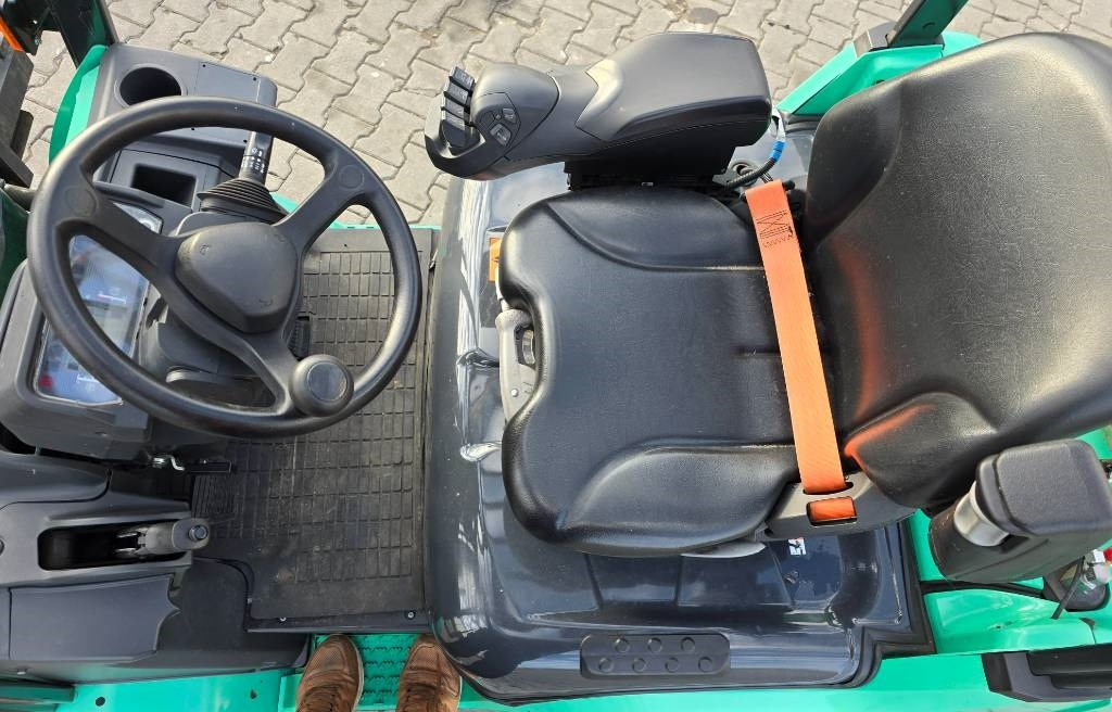 Pirun më gaz Mitsubishi FG 15 NT: foto 16