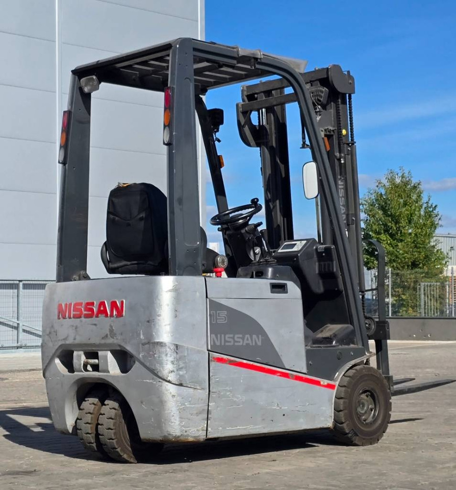 Nissan 1N1L 15Q - Pirun elektrik: foto 4 Nissan 1N1L 15Q - Pirun elektrik: foto 4