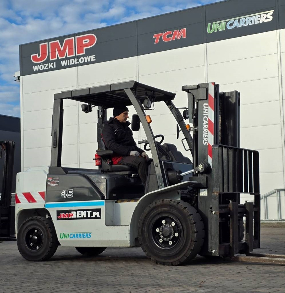 UniCarriers D1 F4 A45Q GX45 - Pirun më naftë: foto 1 UniCarriers D1 F4 A45Q GX45 - Pirun më naftë: foto 1