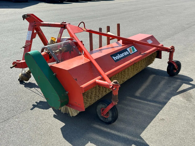 Holeras A220 V veegmachine - Makineri fshirëse-thithëse: foto 3 Holeras A220 V veegmachine - Makineri fshirëse-thithëse: foto 3