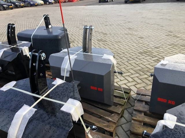 Bemu 850 KG Staal gewicht - Kundërpeshë për Makineri bujqësore: foto 2 Bemu 850 KG Staal gewicht - Kundërpeshë për Makineri bujqësore: foto 2
