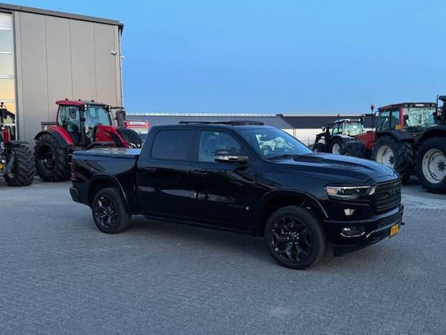 Dodge Ram 1500 Limited - Veturë: foto 4 Dodge Ram 1500 Limited - Veturë: foto 4