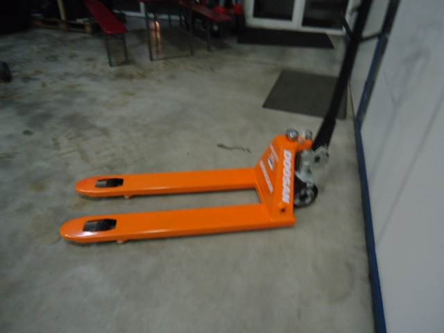 Doosan Pallettruck - Pirun paletash: foto 4 Doosan Pallettruck - Pirun paletash: foto 4
