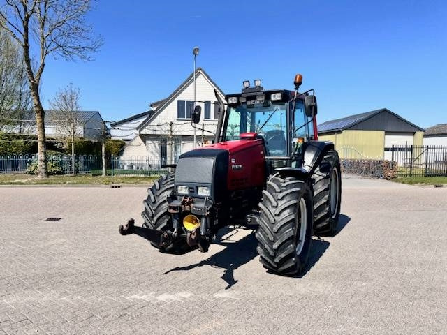 Valtra 6400, Luchtremmen, Fronthef, Frontaftakas - Traktor: foto 5 Valtra 6400, Luchtremmen, Fronthef, Frontaftakas - Traktor: foto 5